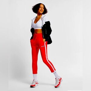 Nike Women Trousers